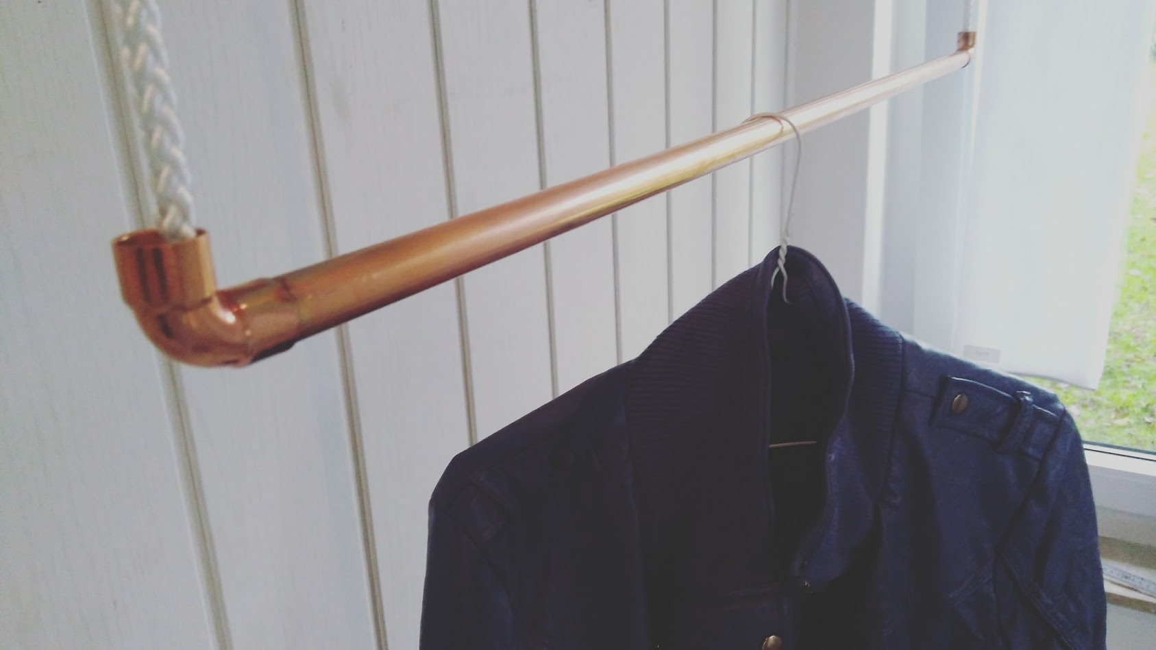 120 cm Premium Design Kleiderstange, Garderobenstange, aus Kupfer und Baumwollseil (weiß) hängend, D